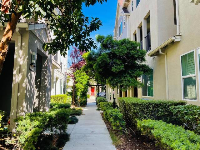 Townhouse for sale in Newark, California