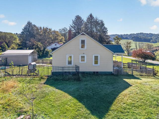 House for sale in Providence, Fries