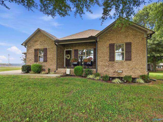 House for sale in Guntersville, Alabama
