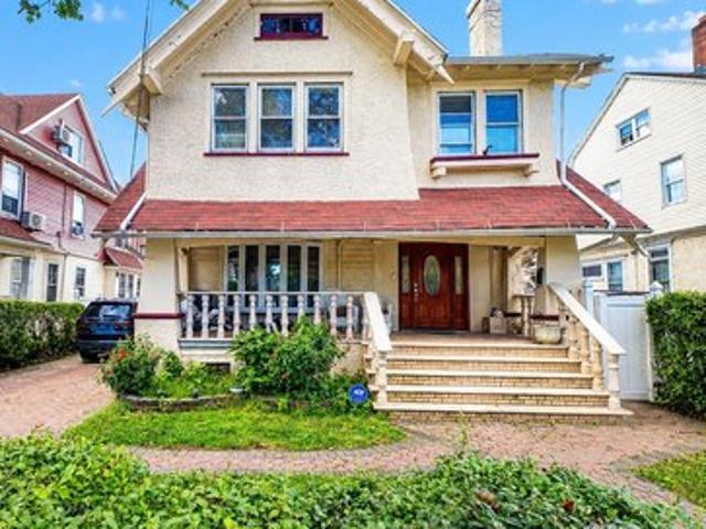 House for sale in Richmond Hill, New York