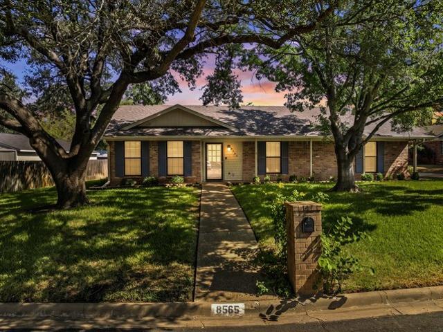 House for sale in Woodway, Texas