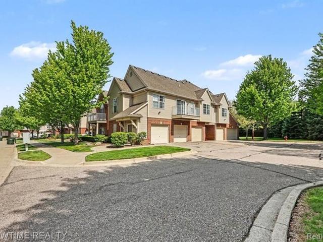 Condo for sale in Sterling Heights, Michigan