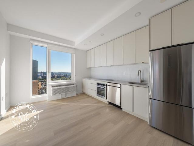 Room for rent in Arverne, New York