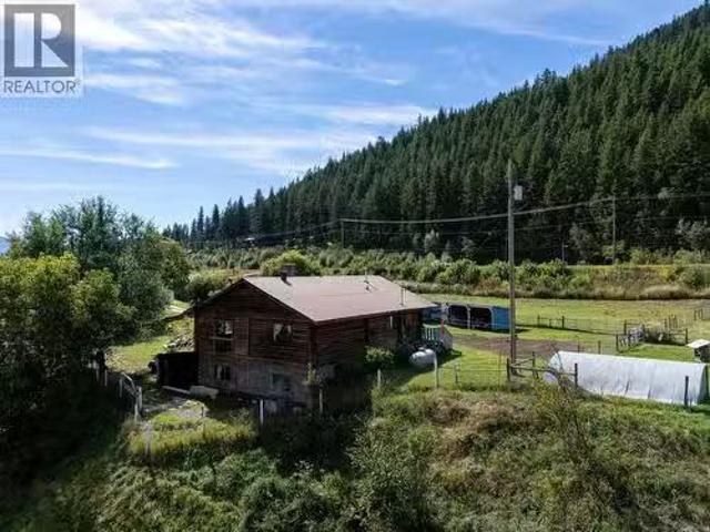 House for sale in Louis Creek, British Columbia