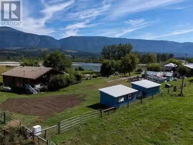 House for sale in Louis Creek, British Columbia