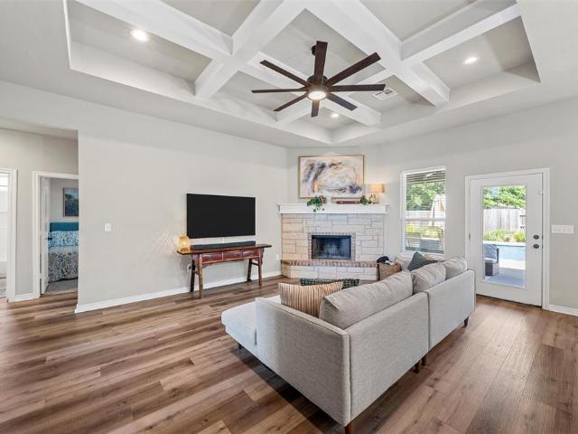 House for sale in Hewitt