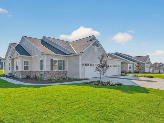 Condo for sale in Oconomowoc, Wisconsin