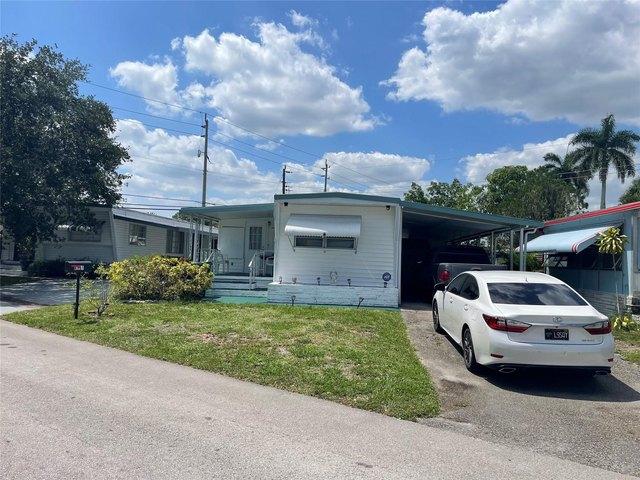 House for sale in Davie, Florida