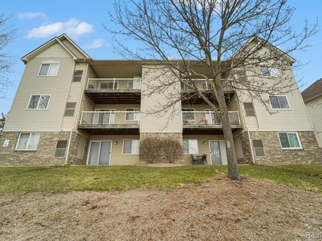 Townhouse for sale in Pontiac, Michigan