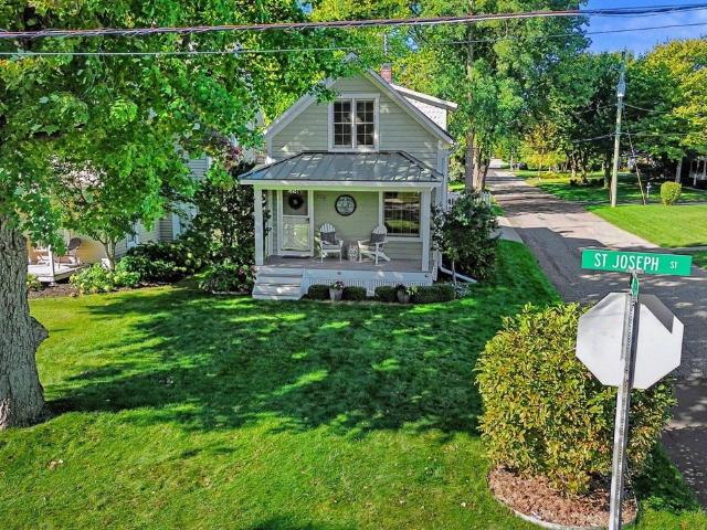 House for sale in Indian Grove, South Haven