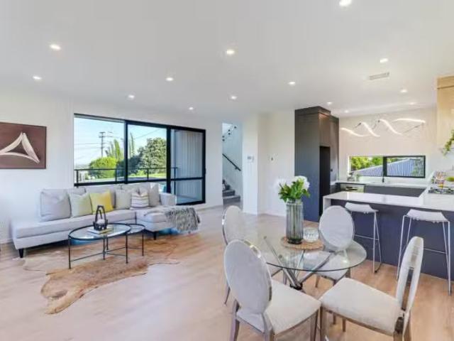 House for sale in Wairau Valley