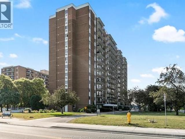 Condo for sale in Riverside, Windsor