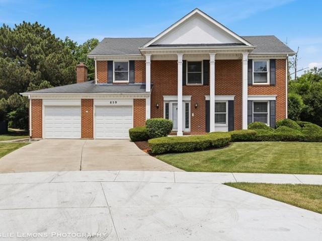 House for sale in Glen Ellyn, Illinois