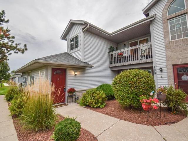 Condo for sale in Pewaukee, Wisconsin