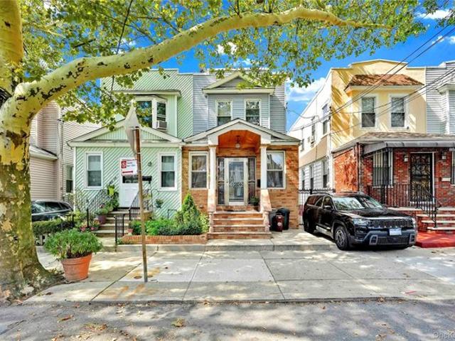 House for sale in Queens, Arverne