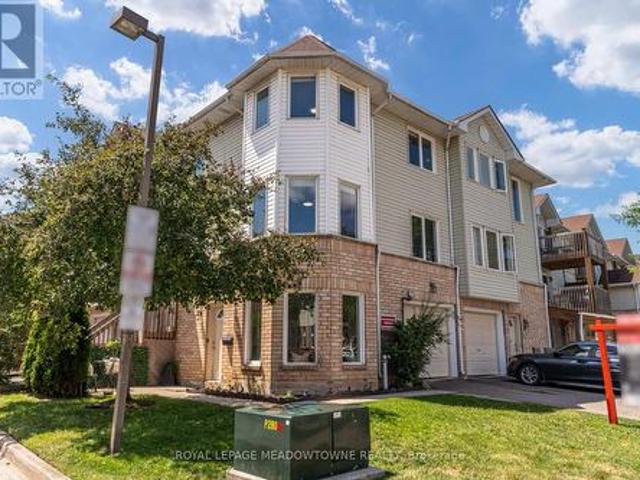 Townhouse for sale in Georgetown, Ontario