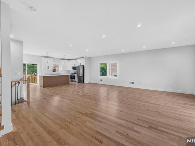 Townhouse for sale in Elmwood Park, Bergen County