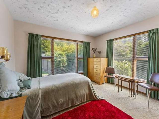 House for sale in Chaslands, Canterbury