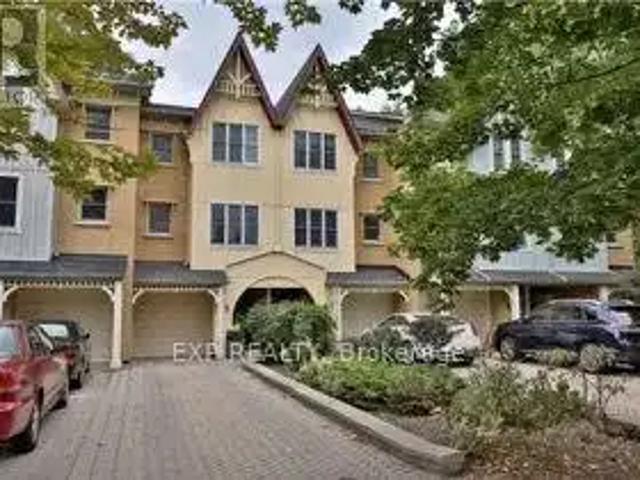 House for rent in Oakville, Ontario