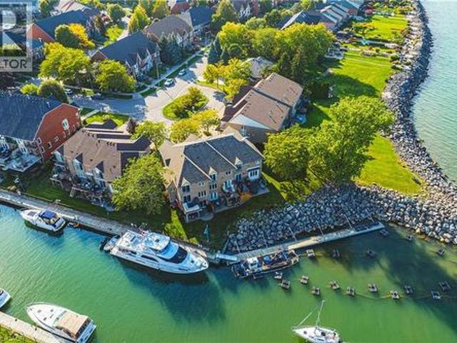 Townhouse for sale in Ancaster, Ontario