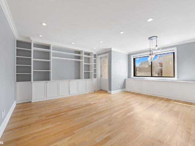 Property for sale in Manhattan Community Board 4, New York
