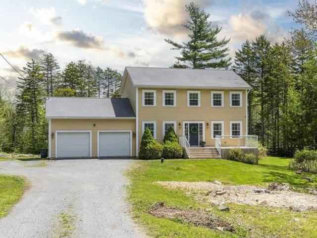 House for sale in Beaver Bank, Nova Scotia