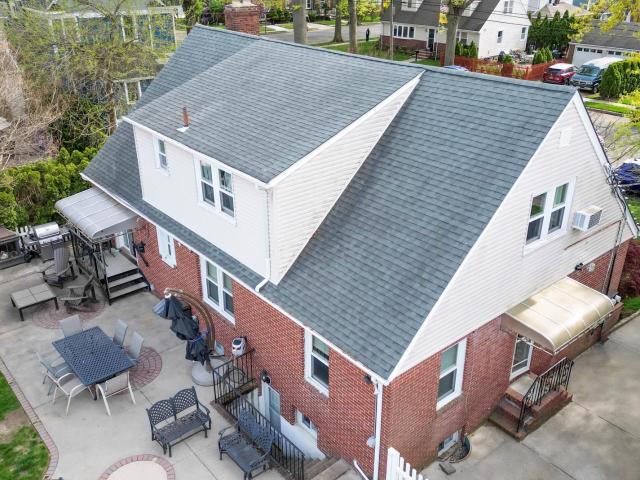 House for sale in Queens, Nassau