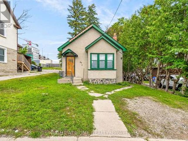 House for sale in Barrie, Ontario