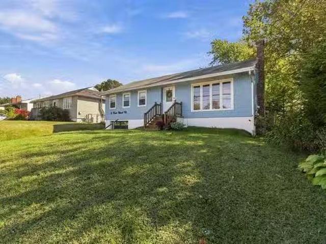 House for sale in Woodlawn Heights, Dartmouth