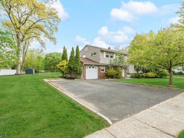 House for sale in Springfield, New Jersey