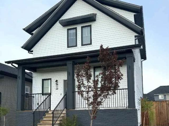 House for sale in Sylvan Lake, Alberta