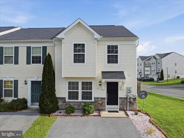 Townhouse for sale in Falling Waters, West Virginia