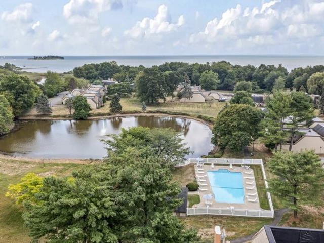 Townhouse for sale in Milford, Connecticut