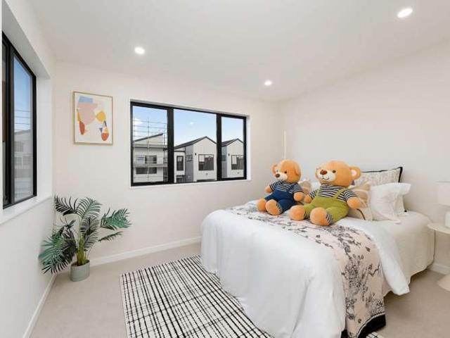 Townhouse for sale in Paremoremo