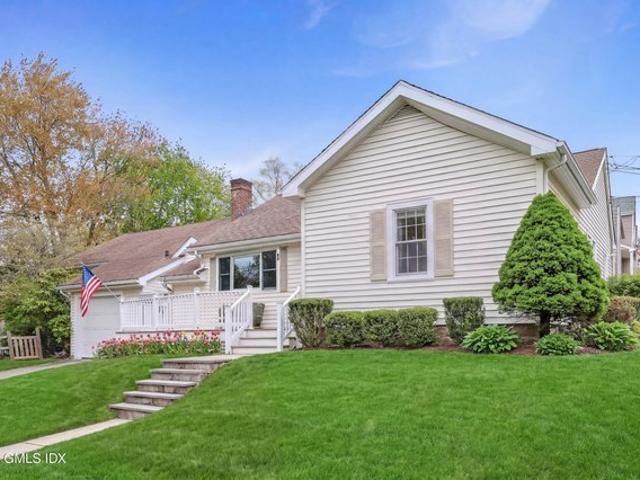 House for sale in Cos Cob, Connecticut