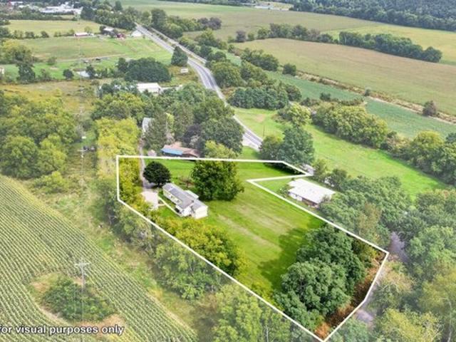 House for sale in Ulster, Ulster Township