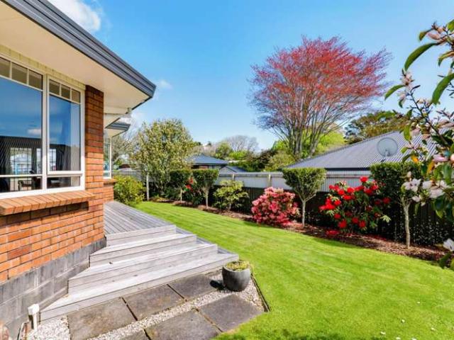 Townhouse for sale in Stratford, Stratford District