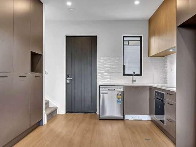 Townhouse for rent in Panmure, Oroua County
