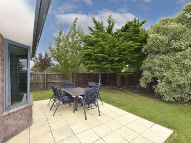 Property for sale in Chaslands, Canterbury