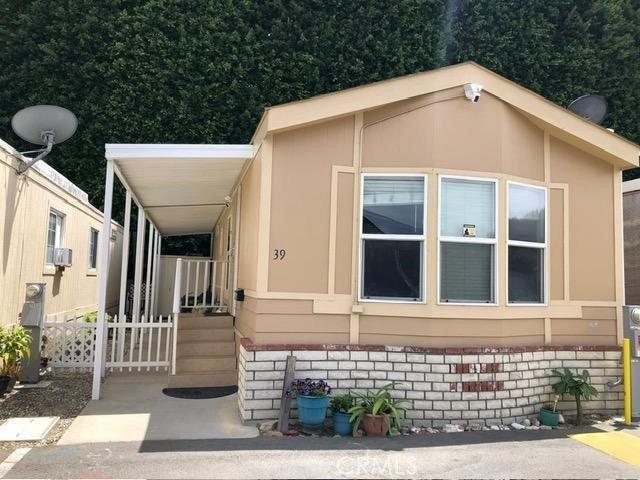 House for sale in Paramount, California