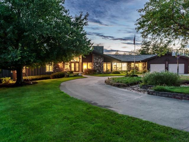 House for sale in Belvidere, Boone County