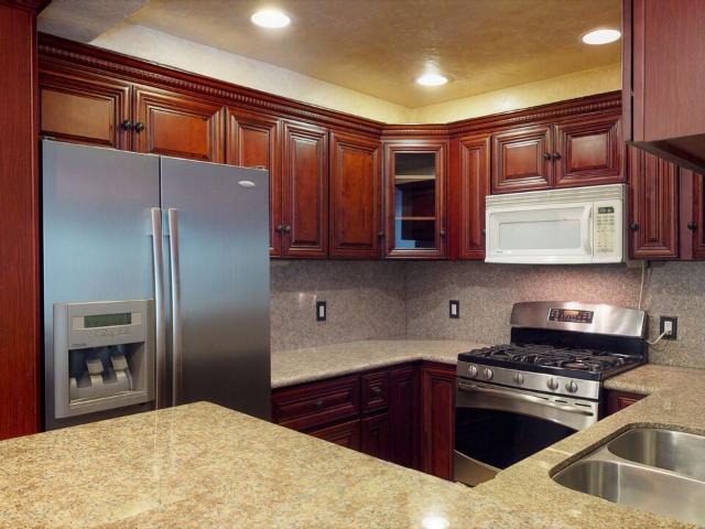Condo for rent in Canoga Park, California