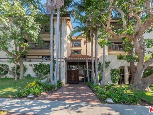 Condo for sale in Canoga Park, California