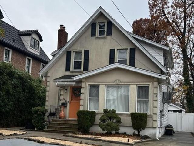 House for sale in Queens, Arverne