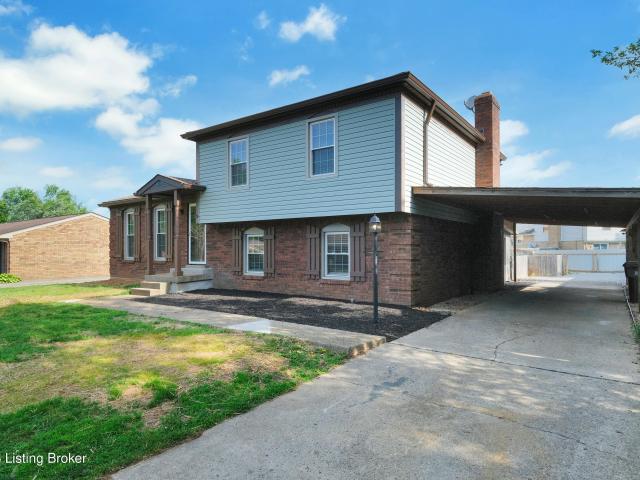 House for sale in Jeffersontown, Kentucky