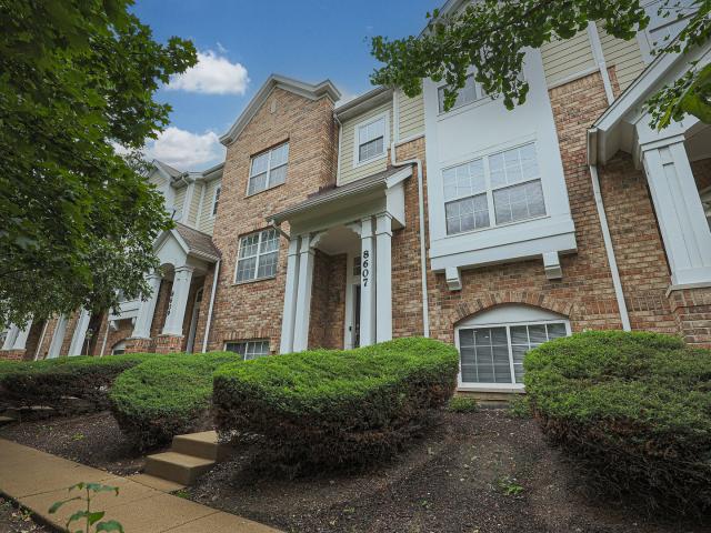 Townhouse for sale in Morton Grove, Illinois