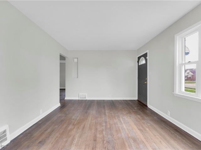 House for sale in Euclid