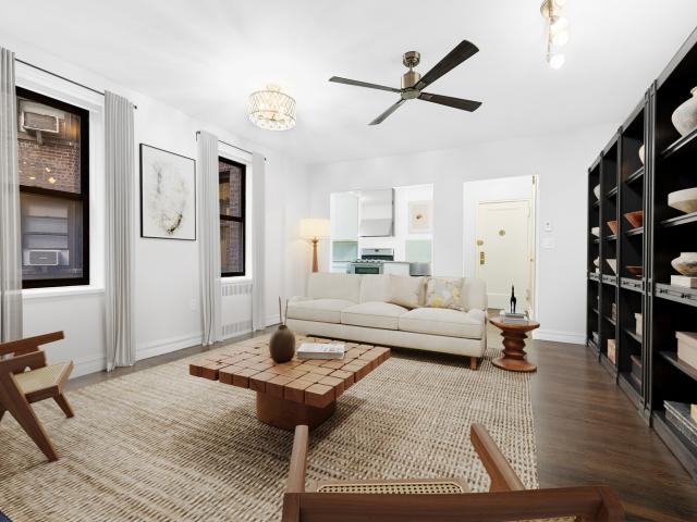 Property for sale in The Bronx, Arverne