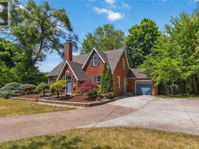 House for sale in Brights Grove, Ontario