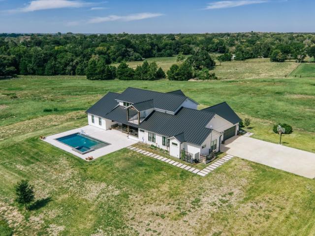 Farm for sale in Brenham, Washington County